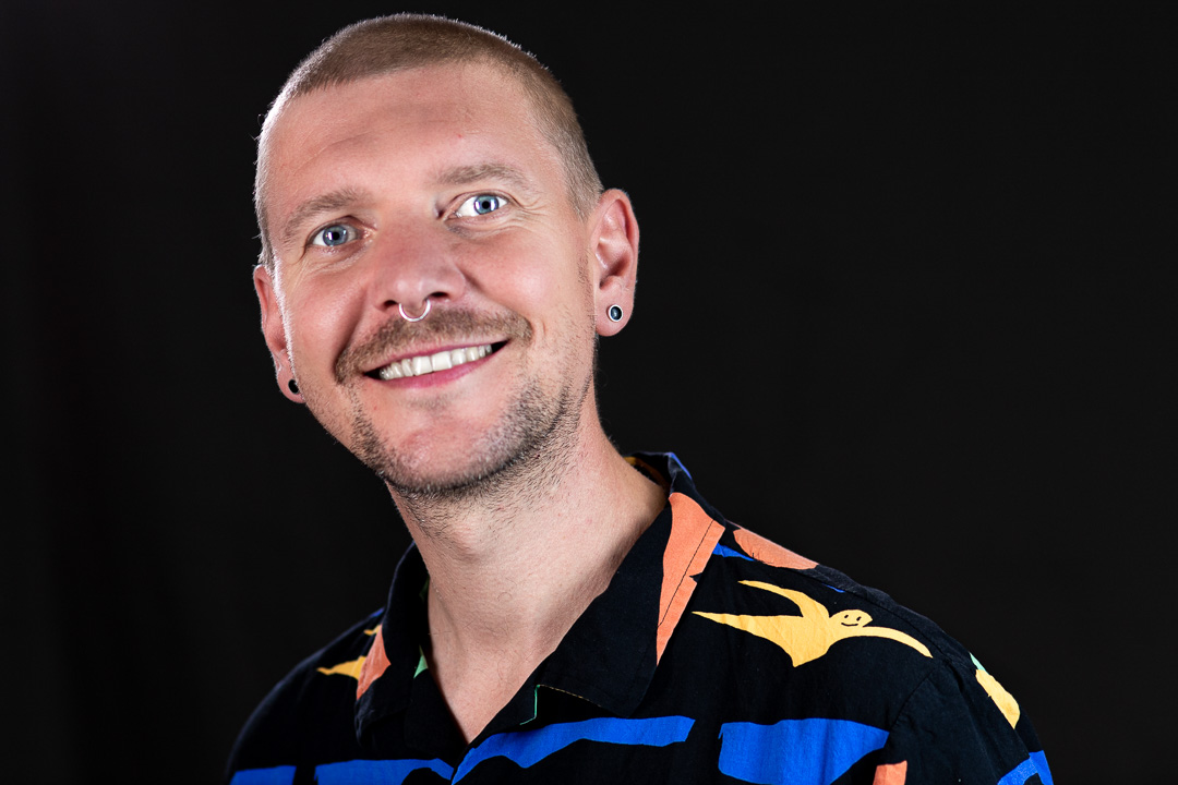 Professionelles Headshot von Eric Böge – Businessfotografie mit Charakter